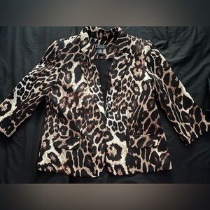 NYCC brand leopard print jacket. Gently used. Faux pockets. Shoulder pads.